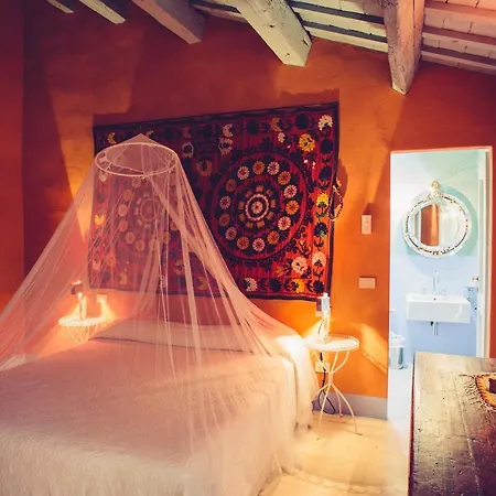 Turchi Farm - Della Luna & Antico Frantoio Bed & Breakfast