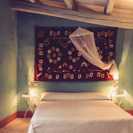 Turchi Farm - Della Luna & Antico Frantoio 住宿加早餐酒店 3*