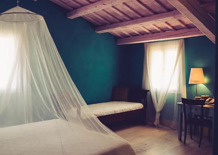 Turchi Farm - Della Luna & Antico Frantoio Oda ve Kahvaltı